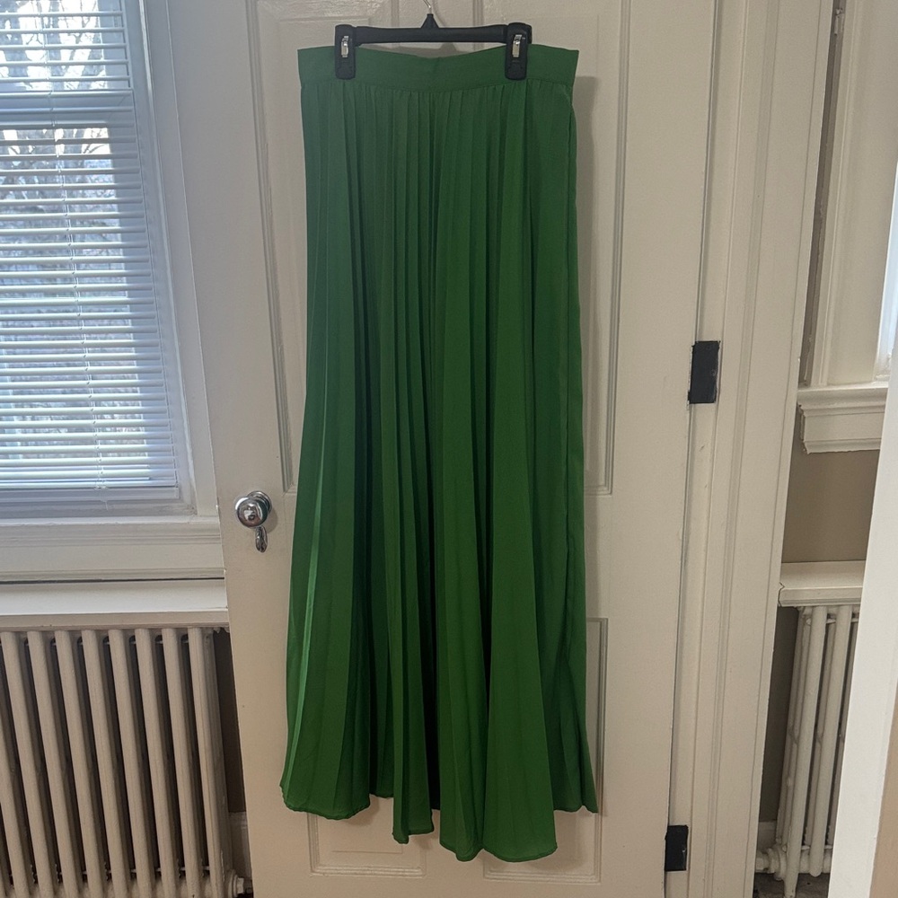 Elegant Green Maxi Skirt